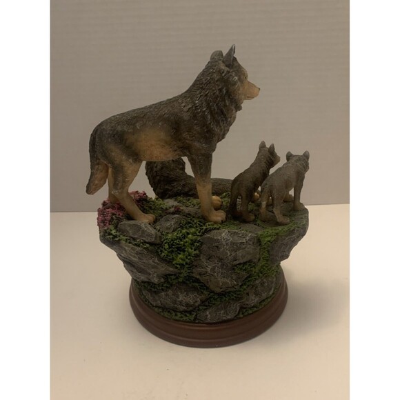 The Bradford Exchange Summer Serenity The Protectors Of The Pack Issue #13 8" - Picture 3 of 9